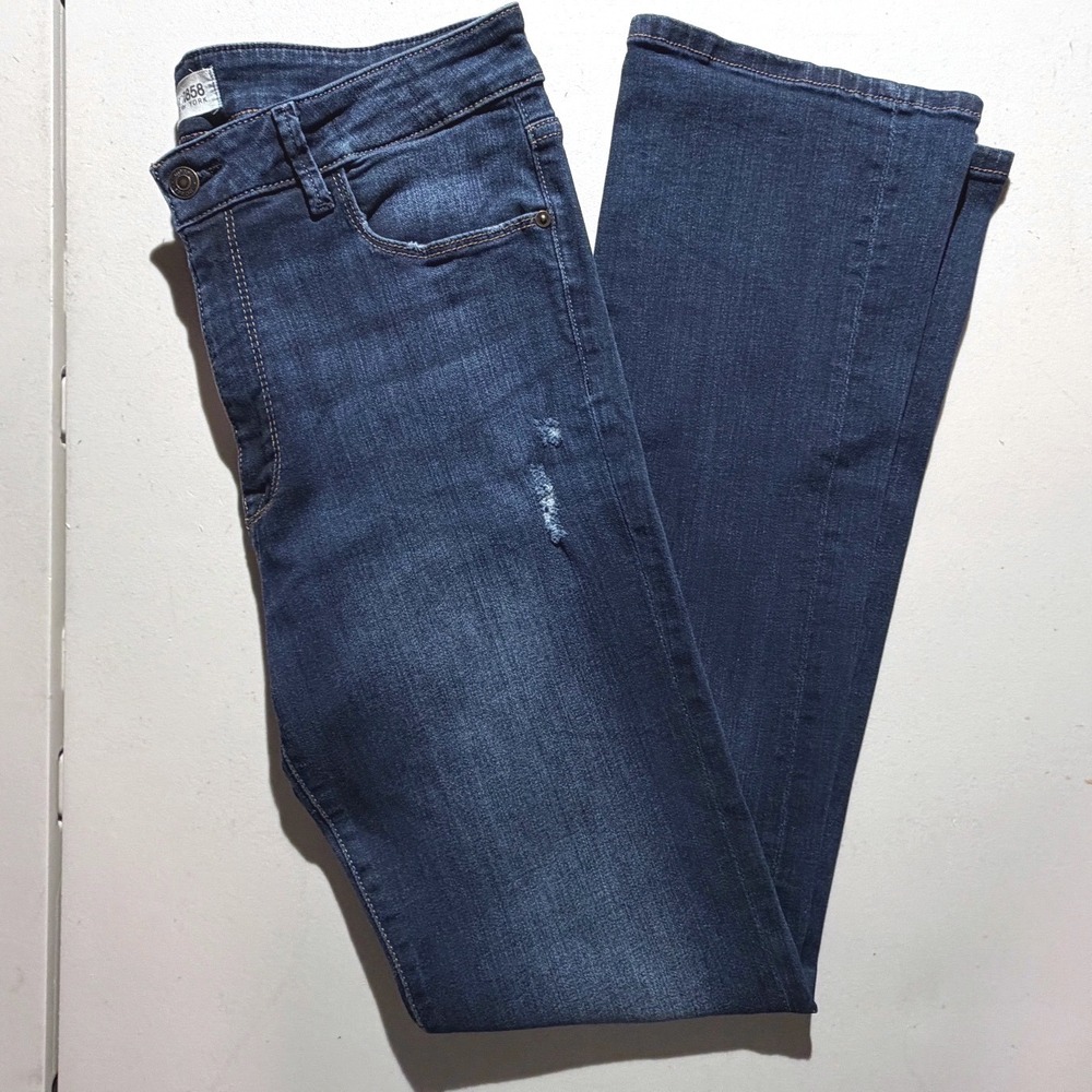 M1858‎ Marly Highrise Mini Bootcut Jeans Dark Wash Distressed Size 14/32
